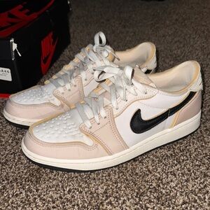 Jordan 1 Retro Low OG EX
(Coconut Milk) size 9.5